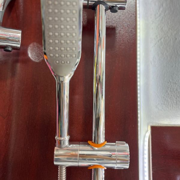 نگهدارنده گوشی دوش حمام