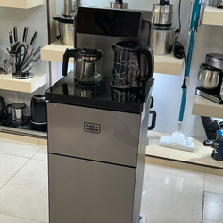 آبسردکن و چایساز بغل هم بلک کوکر