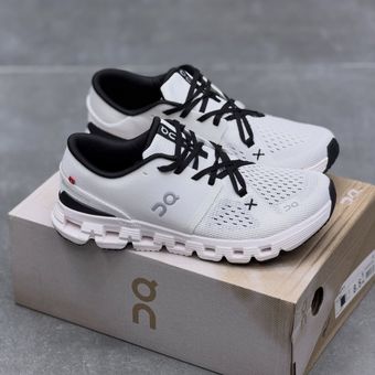 کتونی آن رانینگ کلود ایکس 4 سفید | On Running Cloud X4
