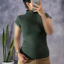 تی شرت یقه دار