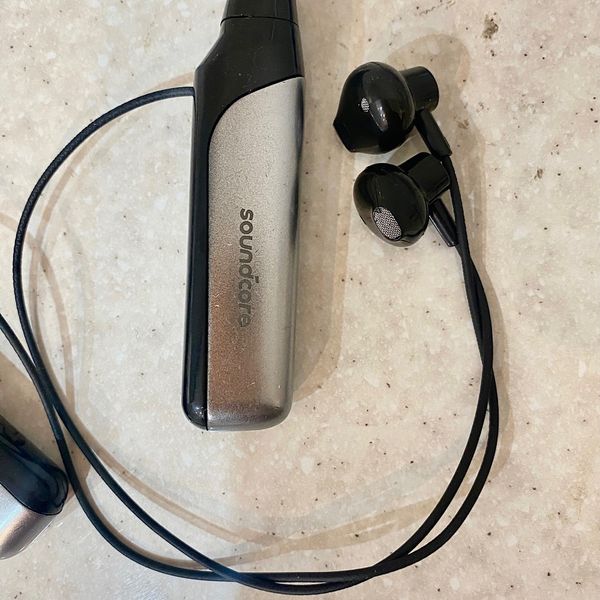 هندزفری گردنی مدل R6i برند Soundcore Life