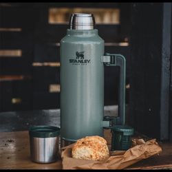 فلاسک کلاسیک مسافرتی استنلی اصلی 1،9 لیتر