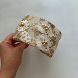 تل نشکن توری گلدوزی مروارید دوزی کرم نسکافه ای