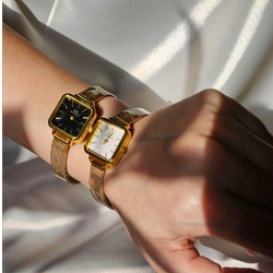 ساعتdwصفحه مربعی