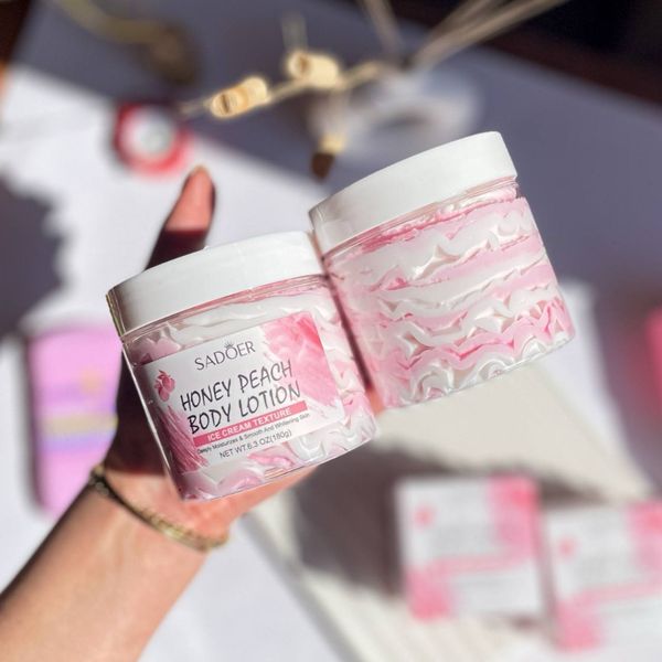 بستنی و لوسیون روشن کننده هلو و عسل بدن سادور SADOER
