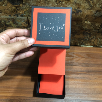 جعبه هدیه فوتوباکس مشکی قرمز