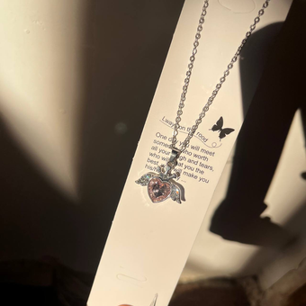 گردنبند قلب بالدار صورتی