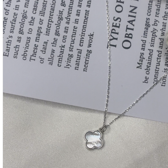 گردنبند زنانه صدف طرح ونکلیف