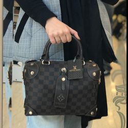 کیف زنانه صندوقی لویی ویتون LV وارداتی کد 55