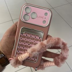قاب موبایل آیفون قلب آیینه ای صورتی + بندست پشمی