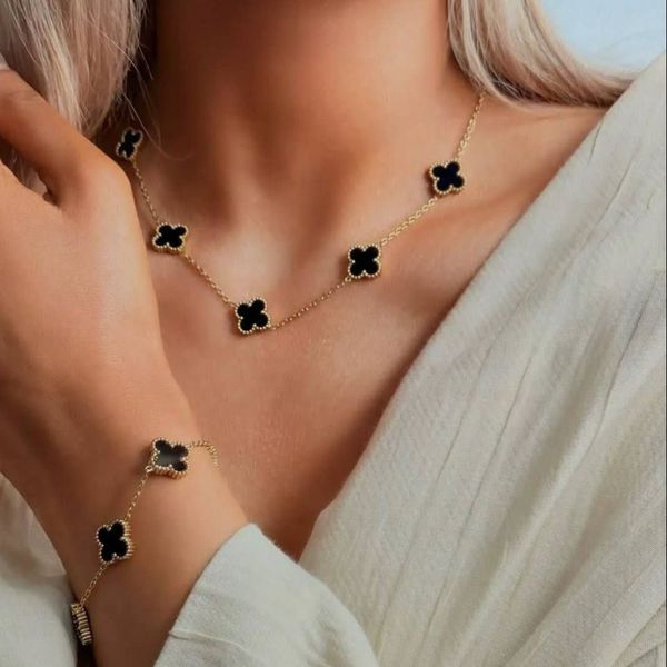 سرویس استیل زنانه طرح ونکلیف مشکی رنگ طلایی