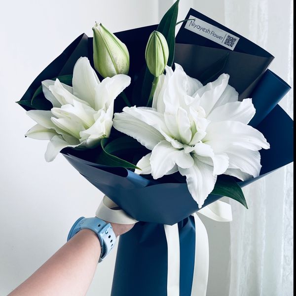 دسته گل لیلی رز