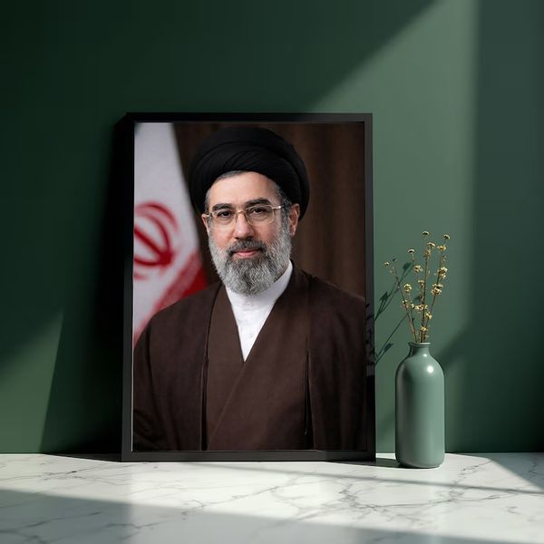 قاب رهبر معظم انقلاب آیت الله سید مجتبی خامنـه ای