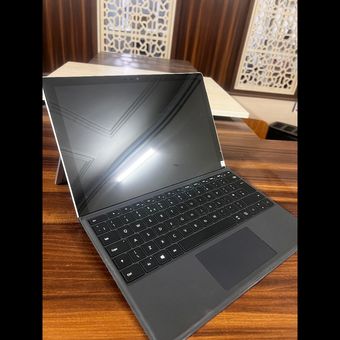 تبلت مایکروسافت کیبورد دار (استوک) Surface Pro 5 | 8GB RAM | 256GB | I5ً|گرید++A |بدون رنگ شدگی