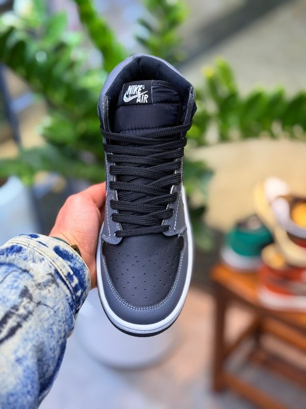 کفش جردن ساقدار کاریزما سفید طوسی