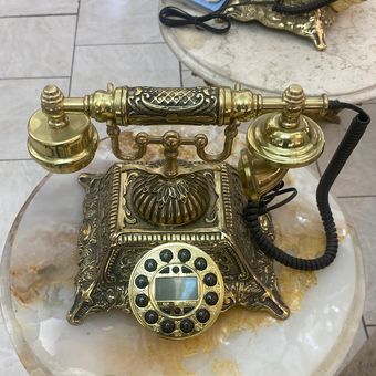 تلفن رو میزی طرح هرمی تمام برنز