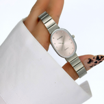 ساعت کاسیو زنانه صفحه بیضی رنگ گلبهی Casio
