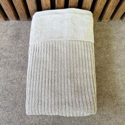 حوله برند کلسی نایت مدل line bej