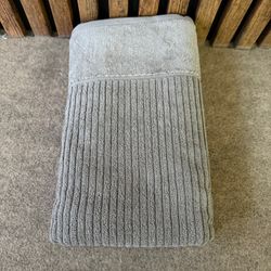 حوله برند کلسی نایت مدل line gri