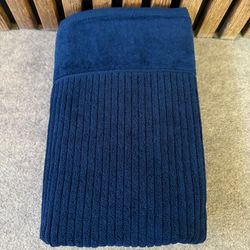 حوله برند کلسی نایت مدل line lacivert