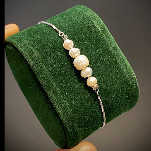 دستبند آسانسوری مروارید پرورشی