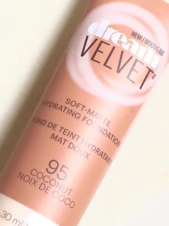 کرم پودر میبلین مدل dream velvet