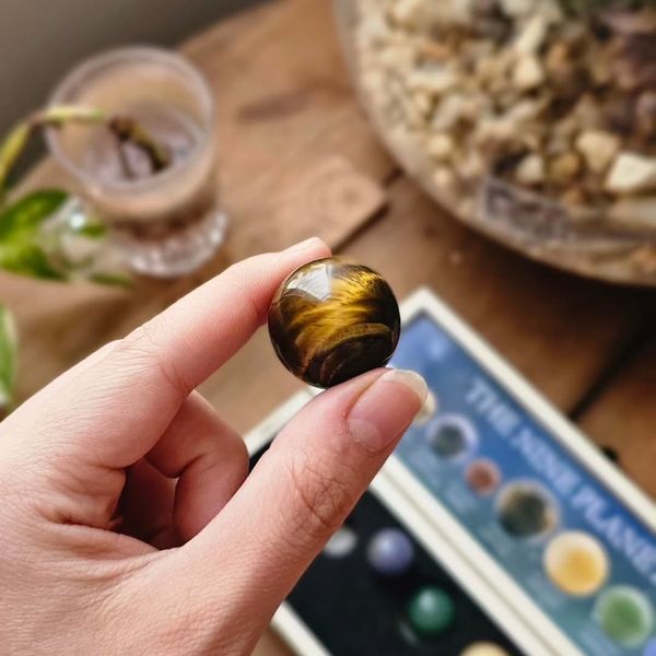 باکس منظومه شمسی سنگ های طبیعی با جعبه چوبی – ست دکوری و هدیه خاص