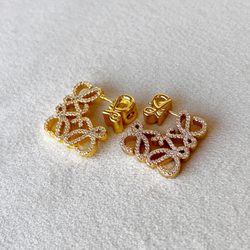 گوشواره loewe طلایی