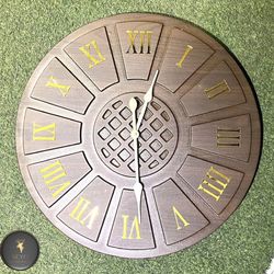 ساعت دیواری چوبی