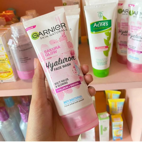 فوم شستشو صورت گارنیر مدل  Garnier Sakura Glow Face Wash
