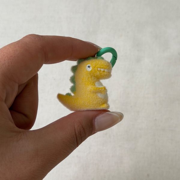 مینی چارم مخملی داینا زرد🦖