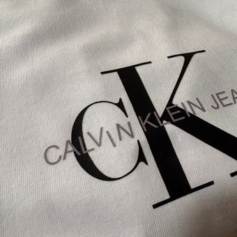 تیشرت طرح ck لوگو کوچک ایراد دار