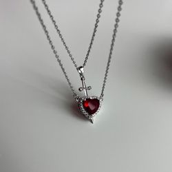 گردنبند قلب و شمشیر