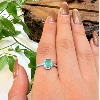 انگشتر زنانه زمرد