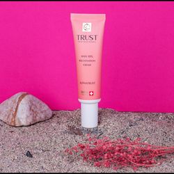 کرم لایه‌بردار آلفاتراست حاوی 10% AHA