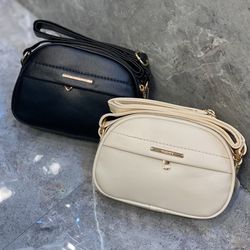 کیف زنانه دوشی رنگ کرم و مشکی