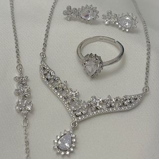 سرویس جواهری اشکی