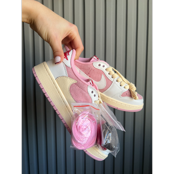 نایکی ایر جردن 1 ساق کوتاه ترویس اسکات شای پینک - Travis Scott x Air Jordan 1 Low Shy Pink