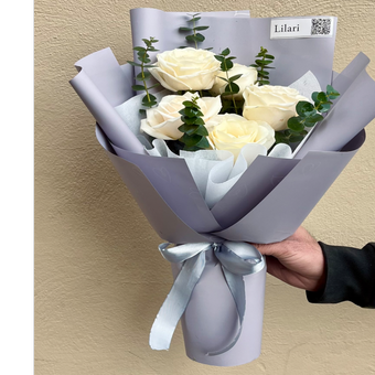 دسته گل کلاسیک رز سفید