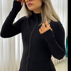 سویشرت نولا