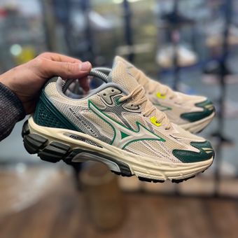 کتونی میزانو