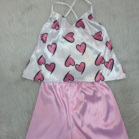 ست ساتن تاپ و شورتک قواره بزرگ قلب