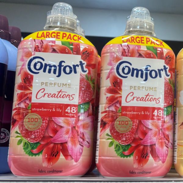 مایع نرم کننده لباس کامفورت Comfort با رایحه توت فرنگی و سوسن 48 بار شستشو