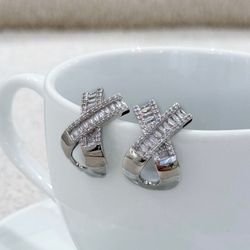 گوشواره جواهری نگین باگت پیچ