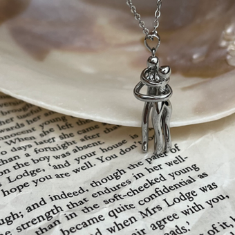 گردنبند آغوش