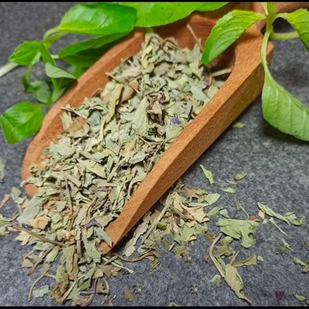 سبزی ریحان خشک شده