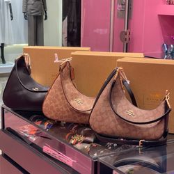 کیف coach مدل قایقی