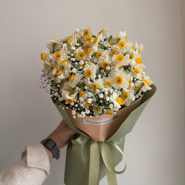 دسته گل نرگس مینی