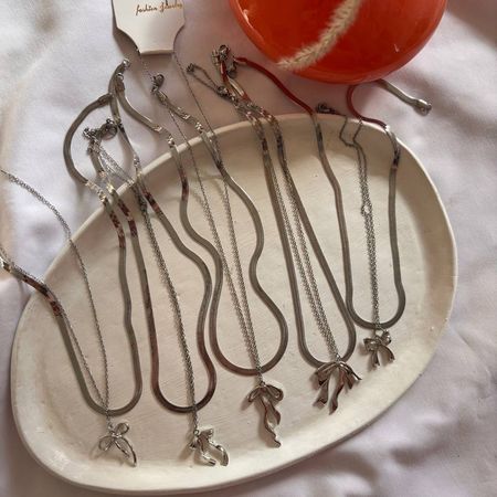 گردنبند پاپیون دولاین ماری