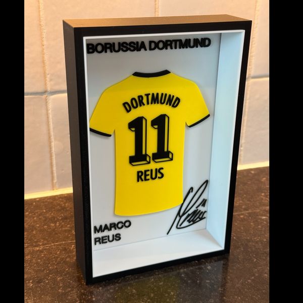 استند دکوری بازیکنان فوتبال طرح MARCO REUS DORTMUND